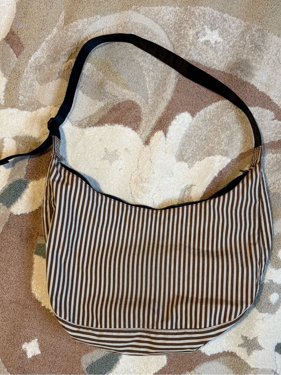 BAGGU Handbags - Baggu brown stripe large crescent